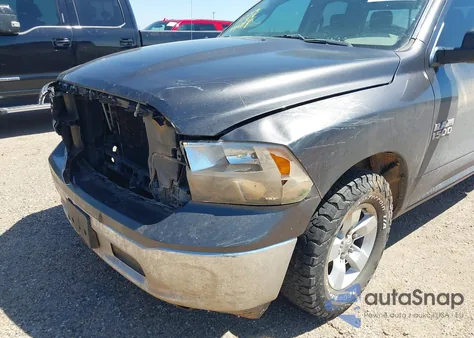 2017 Ram 1500 Slt 4X2 6'4 Box из США, поврежденный, VIN 1C6RR6GG7HS735682